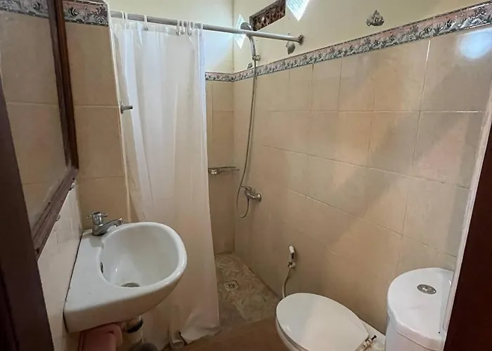 Thani House Гостевой дом *